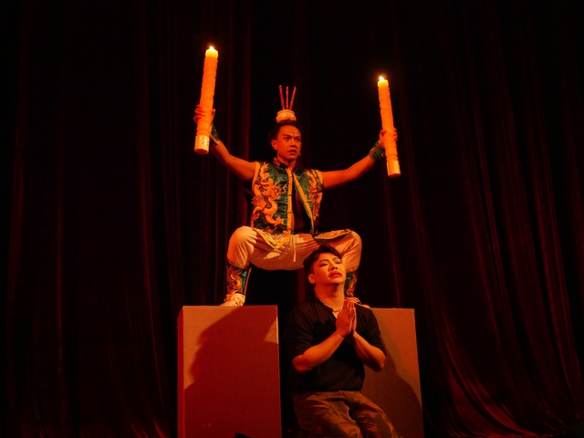 Học trong lòng sân khấu qua vở kịch ‘Song diện’- Ảnh 2.