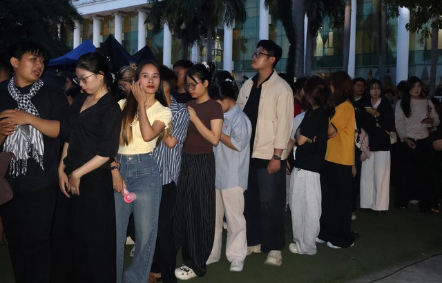 Làn Sóng Xanh 'đánh thức' ký ức một thời- Ảnh 1.