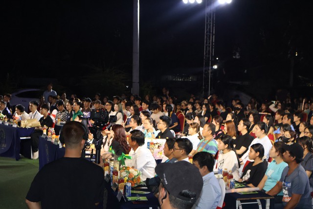 Làn Sóng Xanh 'đánh thức' ký ức một thời- Ảnh 2.