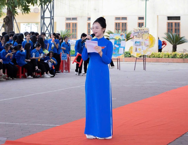 Nữ sinh H&agrave; Tĩnh g&acirc;y 'sốt' mạng x&atilde; hội với b&agrave;i ph&aacute;t biểu đầy kh&iacute; chất- Ảnh 3.