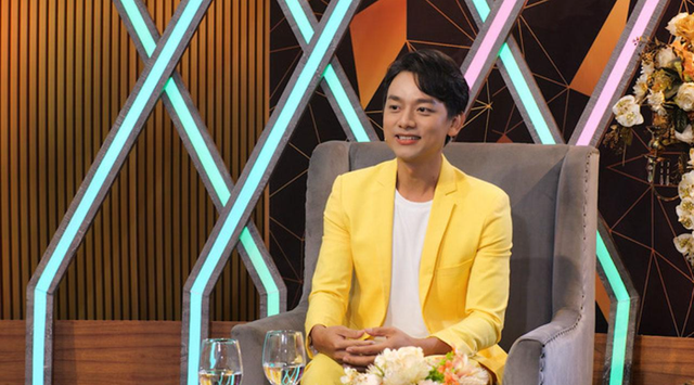 Ph&uacute;c Zelo kh&oacute;c sau 'Thần t&agrave;i g&otilde; cửa', nhớ lại tuổi 15 mưu sinh giữa qu&aacute;n nhậu - Ảnh 2.