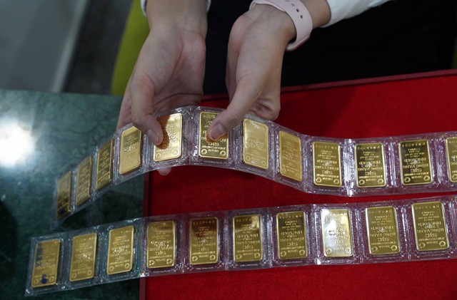 Rủi ro nếu doanh nghiệp vay mượn v&agrave;ng trong d&acirc;n- Ảnh 1.