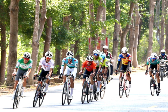 Tay đua kỳ cựu Trịnh Đức T&acirc;m c&oacute; niềm vui thắng chặng ở C&uacute;p truyền h&igrave;nh - Ảnh 1.