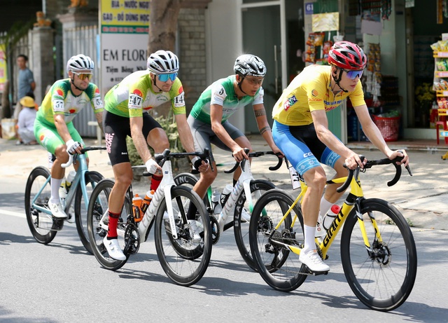 Tay đua kỳ cựu Trịnh Đức T&acirc;m c&oacute; niềm vui thắng chặng ở C&uacute;p truyền h&igrave;nh - Ảnh 4.