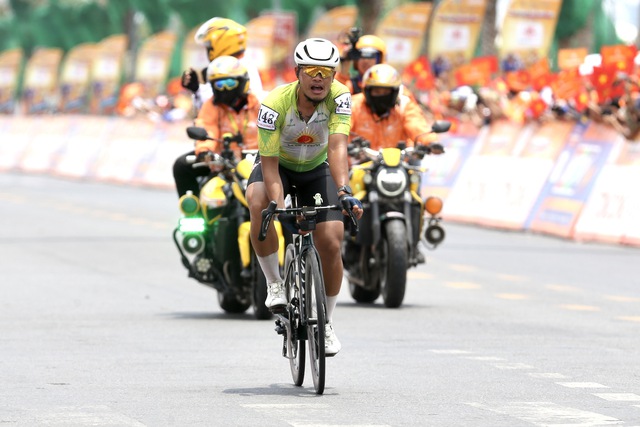 Tay đua kỳ cựu Trịnh Đức T&acirc;m c&oacute; niềm vui thắng chặng ở C&uacute;p truyền h&igrave;nh - Ảnh 2.