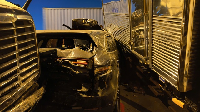 TP.HCM: 6 &ocirc; t&ocirc; t&ocirc;ng li&ecirc;n ho&agrave;n tr&ecirc;n cầu Ph&uacute; Mỹ- Ảnh 2.