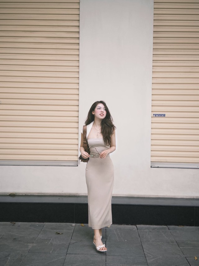 Hô biến đường cong gợi cảm cùng đầm body dáng dài- Ảnh 7.