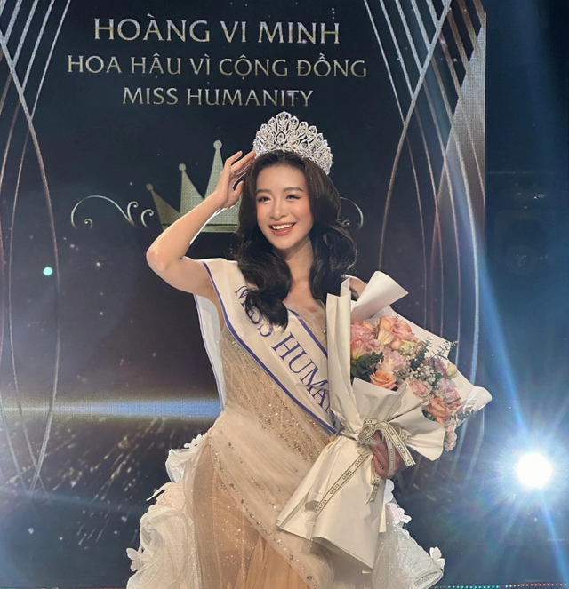 Sắc v&oacute;c của 'hoa hậu' đang g&acirc;y tranh c&atilde;i tr&ecirc;n phim giờ v&agrave;ng - Ảnh 1.