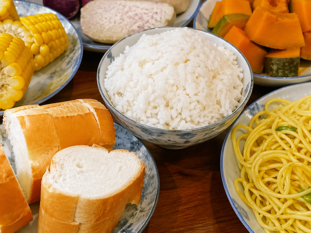 Ăn tinh bột thế n&agrave;o để đủ năng lượng m&agrave; kh&ocirc;ng t&iacute;ch mỡ thừa? - Ảnh 1.