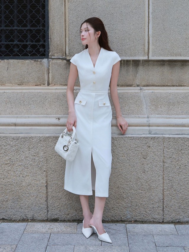 Đầm trắng xẻ tà mang chút dịu dàng pha lẫn nét quyến rũ- Ảnh 6.