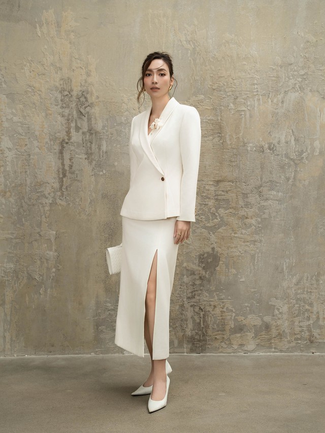 Đầm trắng xẻ tà mang chút dịu dàng pha lẫn nét quyến rũ- Ảnh 7.