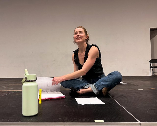 Amber Heard lui về ở ẩn c&ugrave;ng 3 con sau s&oacute;ng gi&oacute;- Ảnh 4.