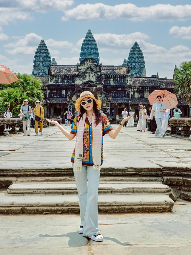 Diện quần ống loe theo cách riêng, càng mặc càng 'chất'- Ảnh 8.