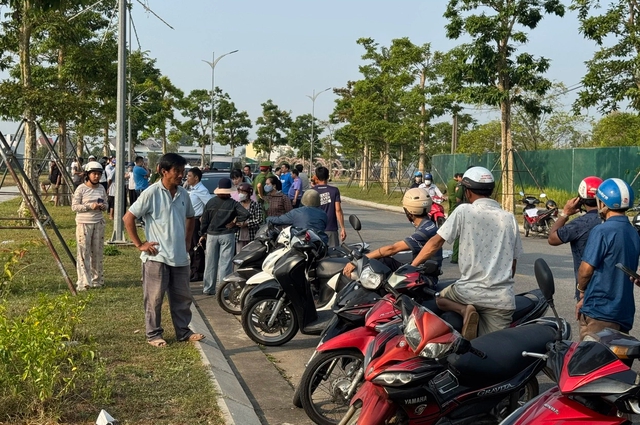 Phát hiện thi thể bé gái 15 tuổi dưới hồ sinh thái khu dân cư 577 - Ảnh 2.