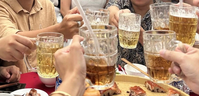 H&agrave;nh vi trước v&agrave; trong giờ l&agrave;m việc n&agrave;y c&oacute; thể bị phạt đến 3 triệu đồng- Ảnh 1.