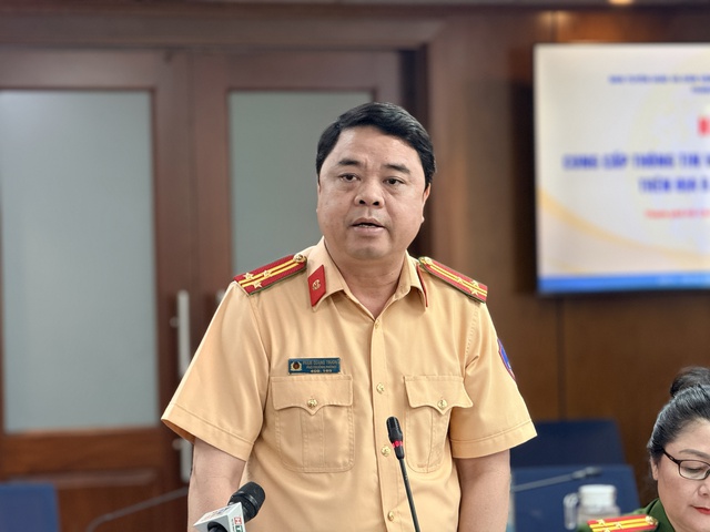 Thượng t&aacute; Phạm Quang Trưởng, Ph&oacute; trưởng ph&ograve;ng CSGT C&ocirc;ng an TP.HCM th&ocirc;ng tin về bảo đảm an to&agrave;n giao th&ocirc;ng dịp lễ 30.4 - 1.5 - Ảnh 1.