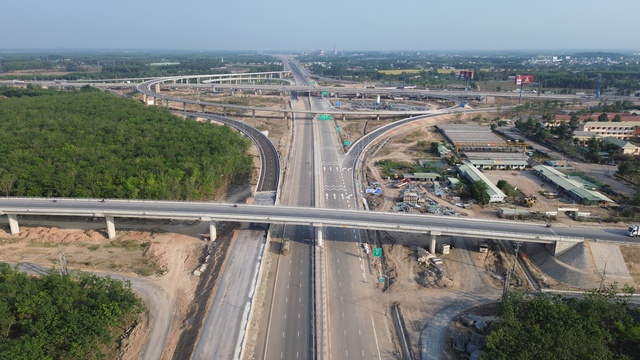 Phương &aacute;n khai th&aacute;c tạm cao tốc Bi&ecirc;n H&ograve;a - Vũng T&agrave;u trước 30.4 - Ảnh 2.