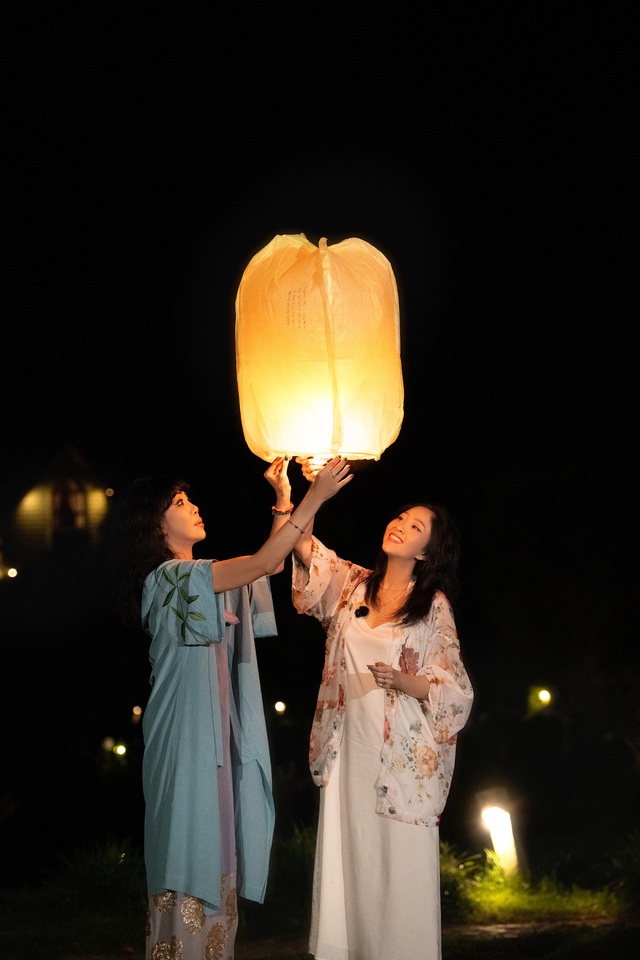 Li&ecirc;u H&agrave; Trinh thừa nhận gặp kh&oacute; khăn t&agrave;i ch&iacute;nh khi l&agrave;m show với Tr&aacute;c Th&uacute;y Mi&ecirc;u - Ảnh 2.