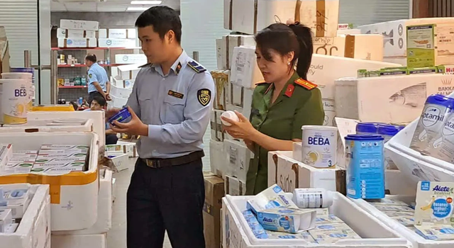 'H&agrave;ng x&aacute;ch tay' sau vụ sản phẩm HiPP bị thu hồi: Trẻ gặp sự cố, kiện ai?- Ảnh 4.