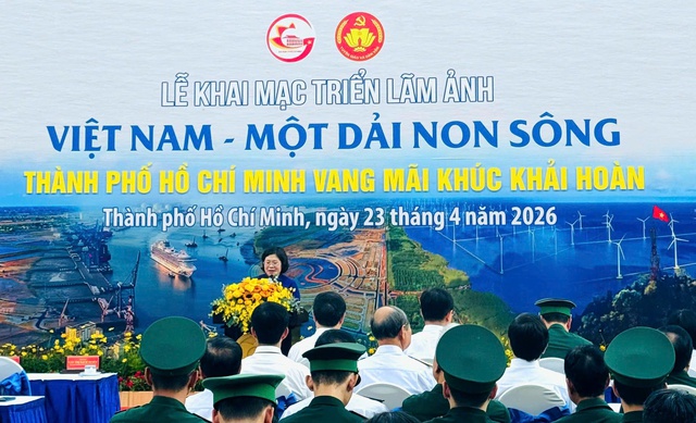 Triển l&atilde;m ảnh 'Việt Nam - một dải non s&ocirc;ng' tại TP.HCM - Ảnh 2.