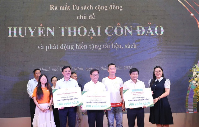 Ph&aacute;t động đợt hiến tặng t&agrave;i liệu, s&aacute;ch v&agrave; ra mắt tủ s&aacute;ch 'Huyền thoại C&ocirc;n Đảo'- Ảnh 3.