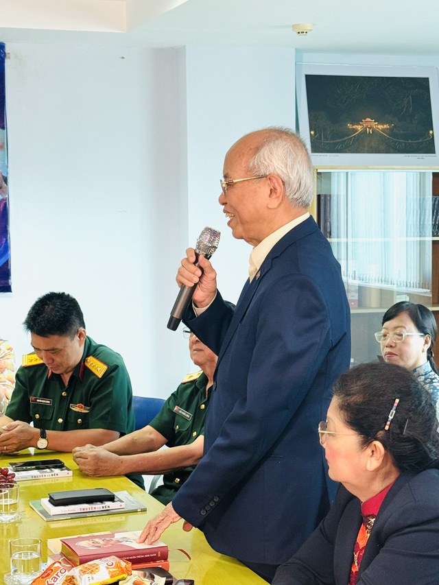 Văn nghệ sĩ kể chuyện viết về B&aacute;c- Ảnh 4.