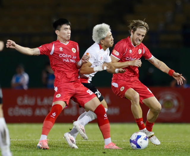 Sao CLB CAHN sốc khi s&acirc;n PVF Hưng Y&ecirc;n 60.000 chỗ ngồi được x&acirc;y dựng qu&aacute; nhanh- Ảnh 2.