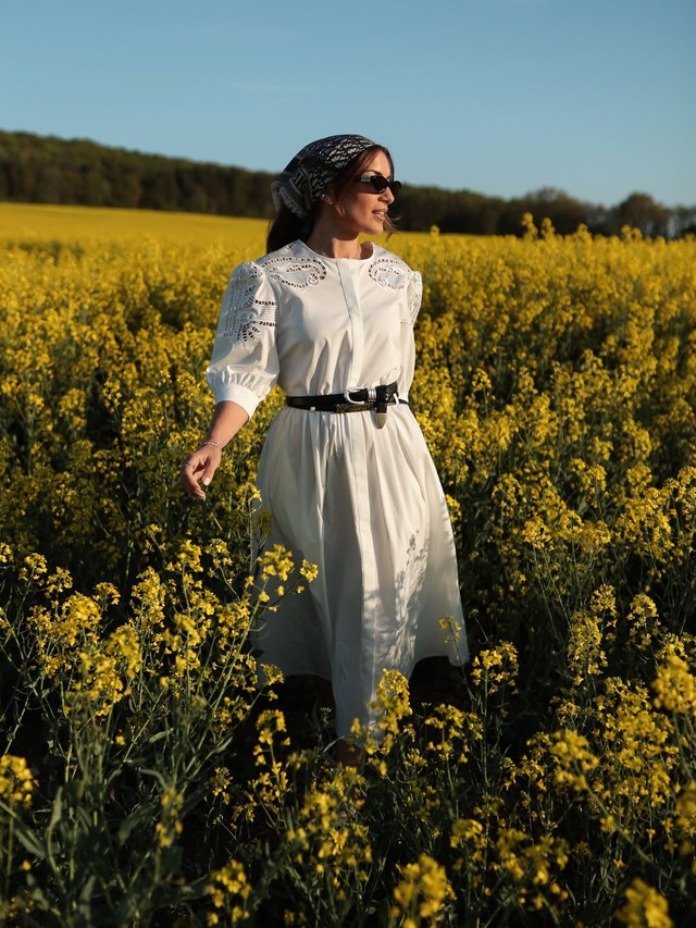 Phụ kiện đơn giản tô điểm cho ngày hè thêm rực rỡ- Ảnh 2.