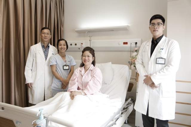 Mổ cắt khối u thận tr&aacute;i bằng robot da Vinci Xi, xuất viện chỉ sau 2 ng&agrave;y- Ảnh 2.