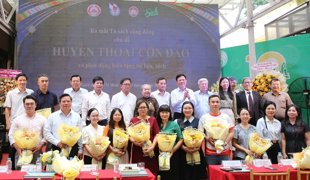Ph&aacute;t động đợt hiến tặng t&agrave;i liệu, s&aacute;ch v&agrave; ra mắt tủ s&aacute;ch 'Huyền thoại C&ocirc;n Đảo'- Ảnh 4.