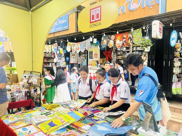 T&igrave;m c&aacute;ch khơi th&ocirc;ng d&ograve;ng chảy văn h&oacute;a đọc- Ảnh 4.