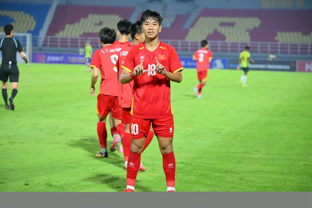 B&aacute;o &Uacute;c sốc lớn khi đội nh&agrave; thua ngược U.17 Việt Nam, t&ocirc;n trọng tuyệt đối t&agrave;i năng HLV Roland- Ảnh 1.