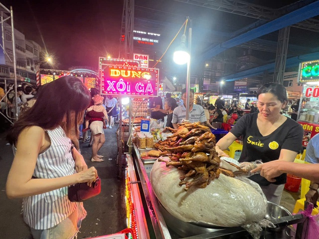 Phố ẩm thực Di&ecirc;n Hồng - Qu&agrave; của phố tr&ecirc;n cao nguy&ecirc;n- Ảnh 7.