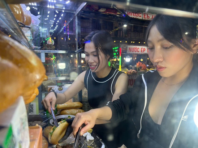 Phố ẩm thực Di&ecirc;n Hồng - Qu&agrave; của phố tr&ecirc;n cao nguy&ecirc;n- Ảnh 6.