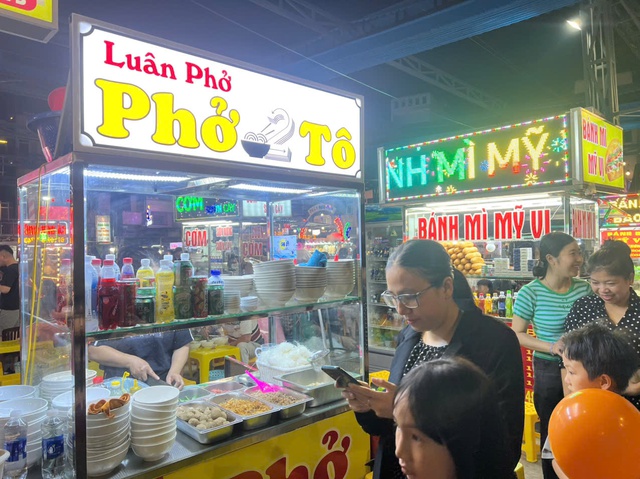 Phố ẩm thực Di&ecirc;n Hồng - Qu&agrave; của phố tr&ecirc;n cao nguy&ecirc;n- Ảnh 8.