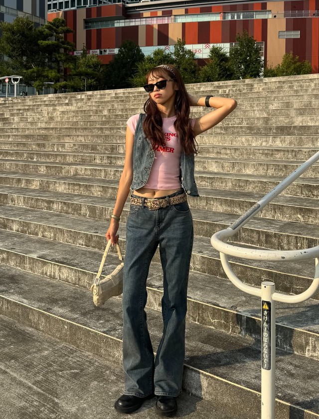 Phối trang phục màu hồng sao cho thanh lịch mà không sến- Ảnh 1.