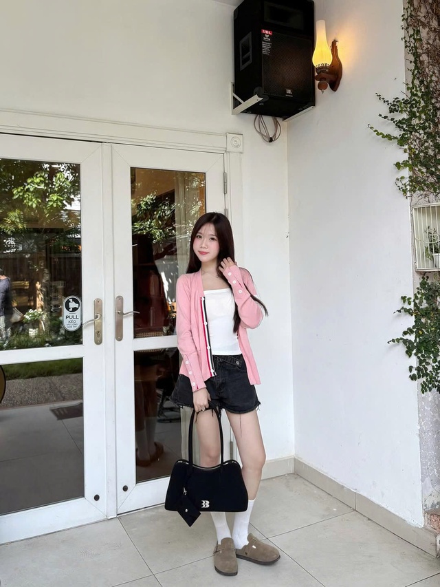 Phối trang phục màu hồng sao cho thanh lịch mà không sến- Ảnh 6.