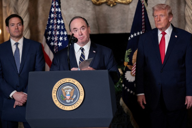 Tổng thống Trump n&ecirc;u l&yacute; do Bộ trưởng Hải qu&acirc;n Mỹ mất chức- Ảnh 1.