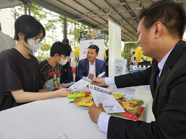  Hơn 1.000 cơ hội cho người lao động - Ảnh 1.