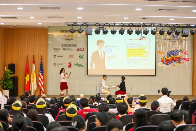 S&ocirc;i động s&acirc;n chơi h&ugrave;ng biện tiếng Anh tại Asian School - Ảnh 1.