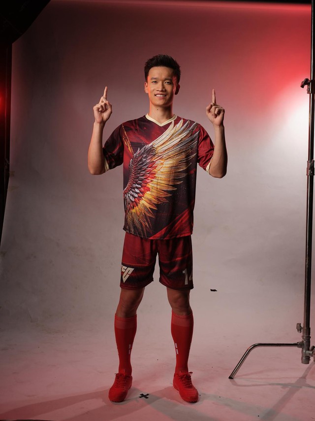 Nguyễn Ho&agrave;ng Đức trở th&agrave;nh tiền vệ Việt Nam đầu ti&ecirc;n      m&ugrave;a thẻ PRIME của FC Online- Ảnh 1.