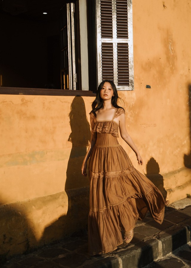 Nghỉ dưỡng mùa hè mặc gì để vừa mát vừa sang?- Ảnh 3.