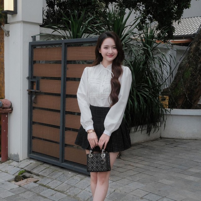 Nhẹ nhàng nhưng vẫn đủ nổi bật cùng áo blouse ngọt ngào- Ảnh 8.