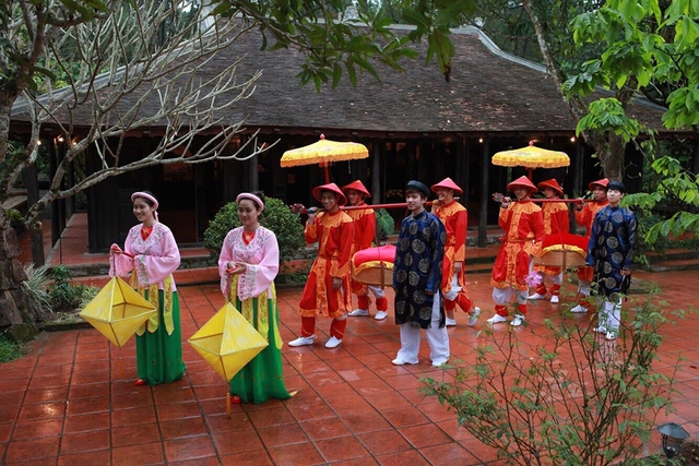 Người nhận 'ch&acirc;n truyền' ẩm thực v&agrave; nghi lễ xưa - Ảnh 2.