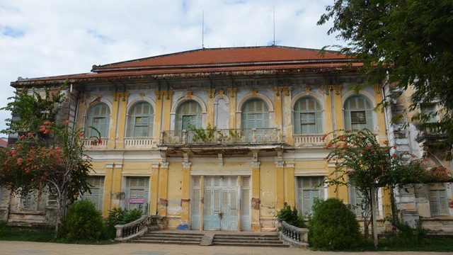 Kỷ luật 5 c&aacute;n bộ trong vụ th&aacute;o dỡ di t&iacute;ch dinh Tỉnh trưởng G&ograve; C&ocirc;ng- Ảnh 2.