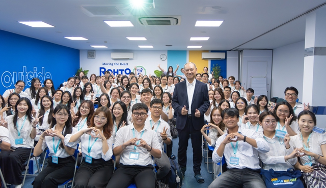 Rohto-Mentholatum (Việt Nam) 30 năm: &lsquo;H&agrave;nh tr&igrave;nh truyền cảm hứng cho những t&agrave;i năng tương lai&rsquo; - Ảnh 2.