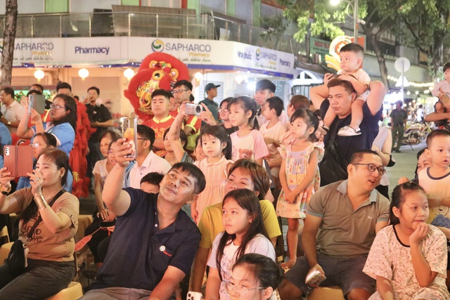 Ra mắt phố đ&ecirc;m Chợ Lớn: 'Thi&ecirc;n đường' ẩm thực người Hoa mới nhất tại TP.HCM- Ảnh 2.