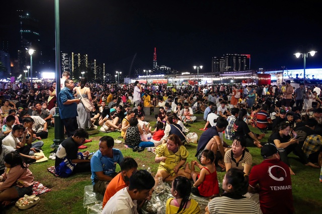 Ch&iacute;nh thức c&oacute; ng&agrave;y 24.11 được nghỉ lễ, hưởng nguy&ecirc;n lương: D&acirc;n mạng phấn kh&iacute;ch - Ảnh 1.