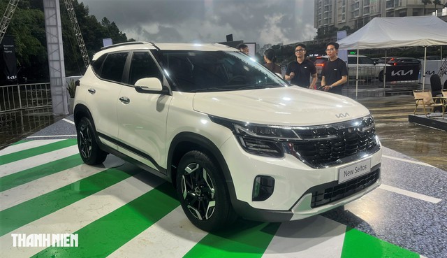 THACO giảm niêm yết và tăng ưu đãi, nhiều xe đa dụng KIA chỉ khoảng 500 triệu - Ảnh 2.