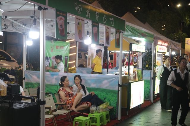 Ra mắt phố đ&ecirc;m Chợ Lớn: 'Thi&ecirc;n đường' ẩm thực người Hoa mới nhất tại TP.HCM- Ảnh 3.